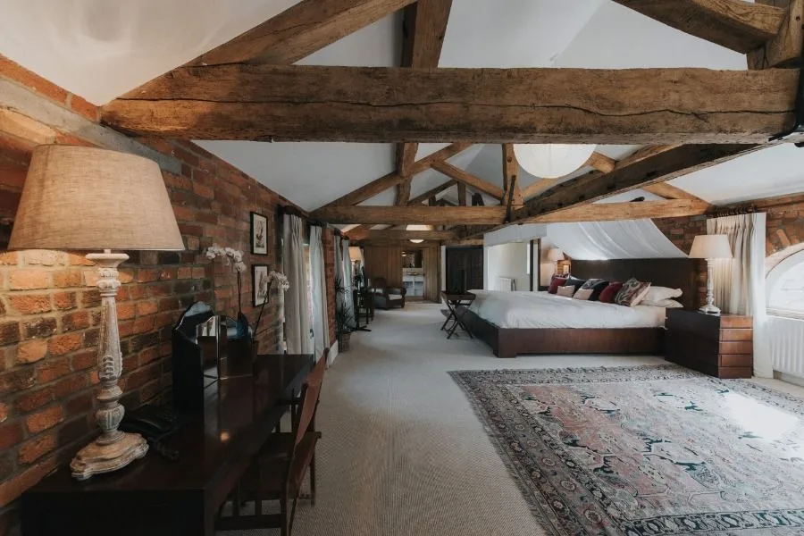 Countryside accommodation -The Hayloft Wasing Park